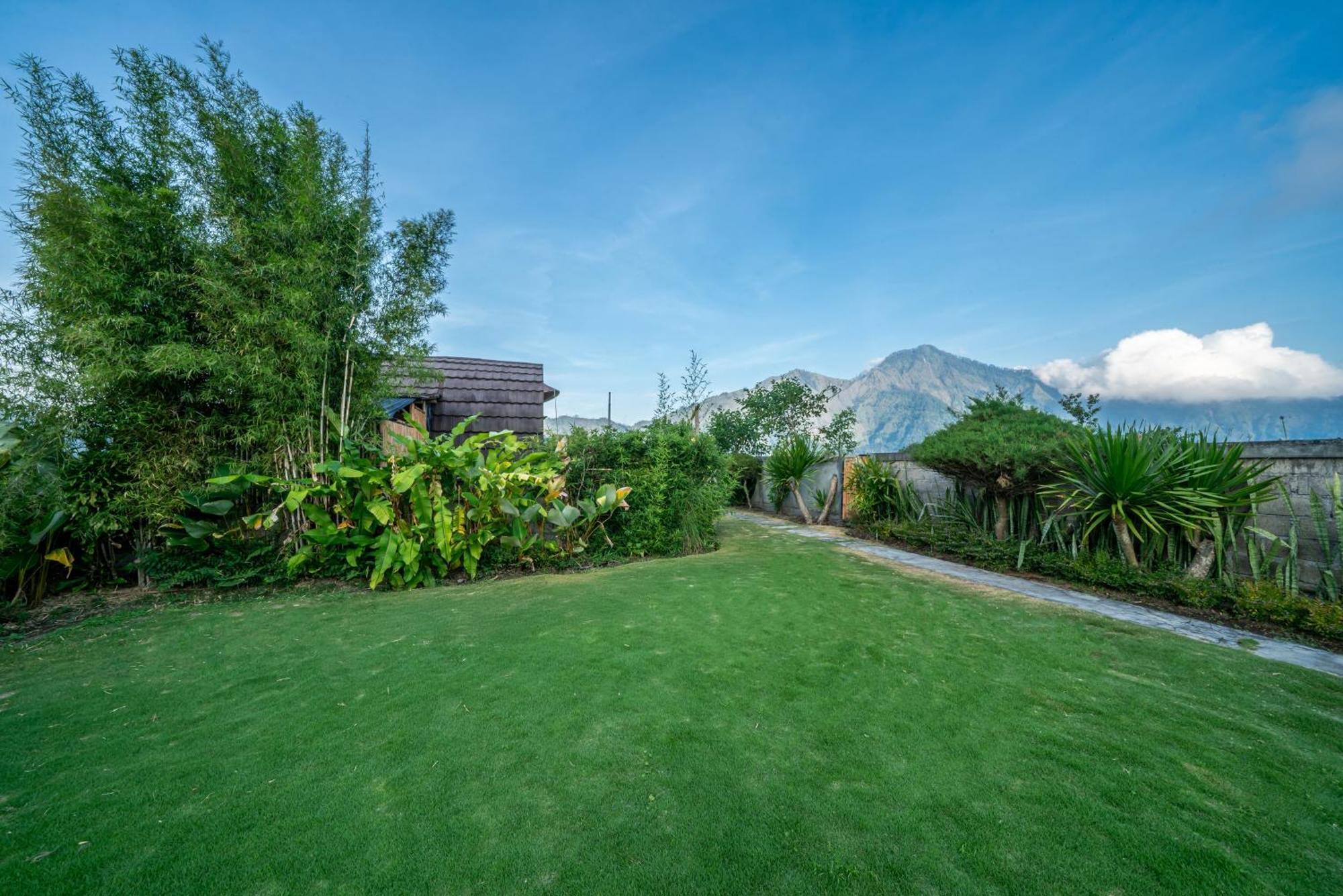 Tegal Bamboo Cottages & Private Hot Spring Baturaja (Bali) Exterior foto