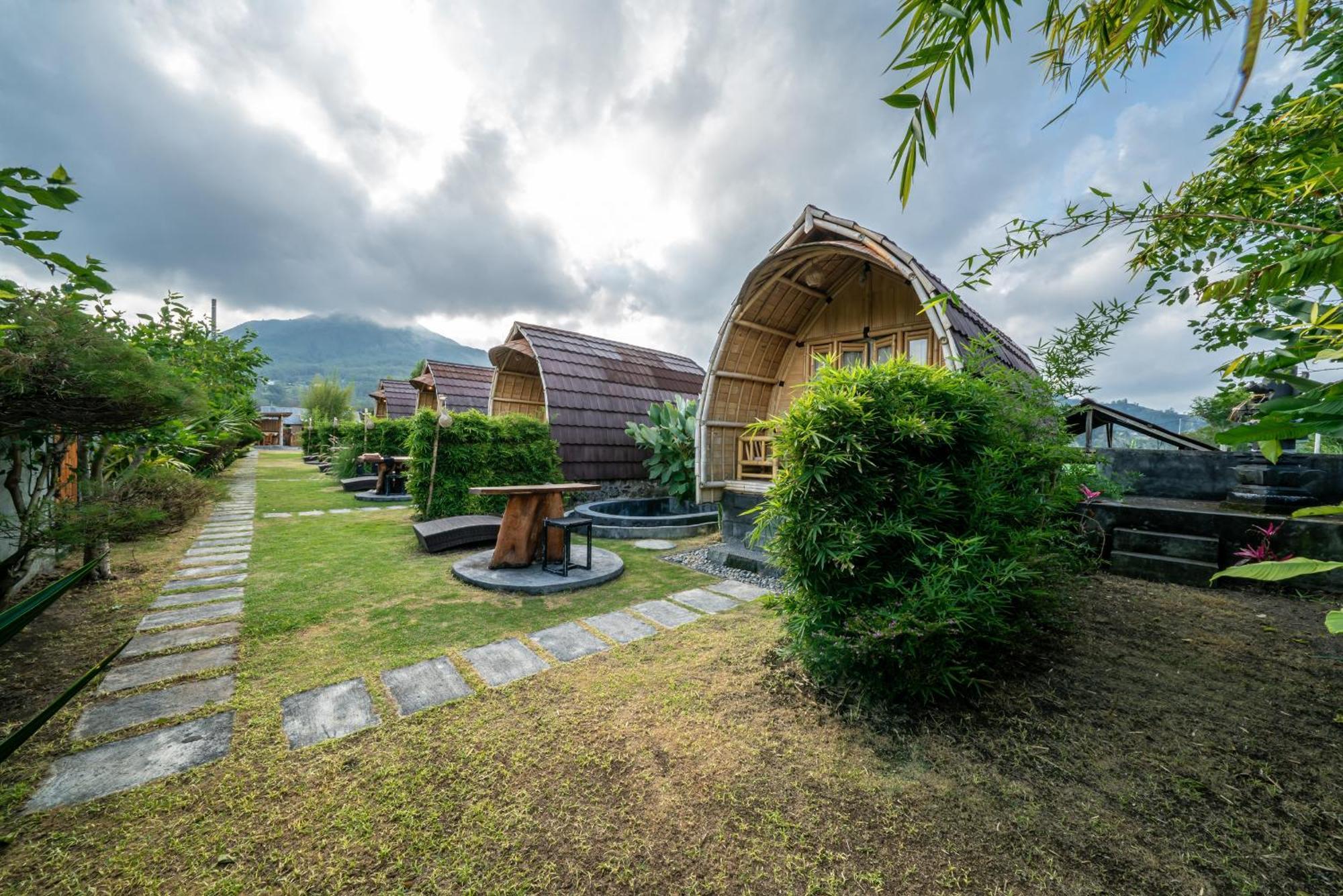 Tegal Bamboo Cottages & Private Hot Spring Baturaja (Bali) Exterior foto